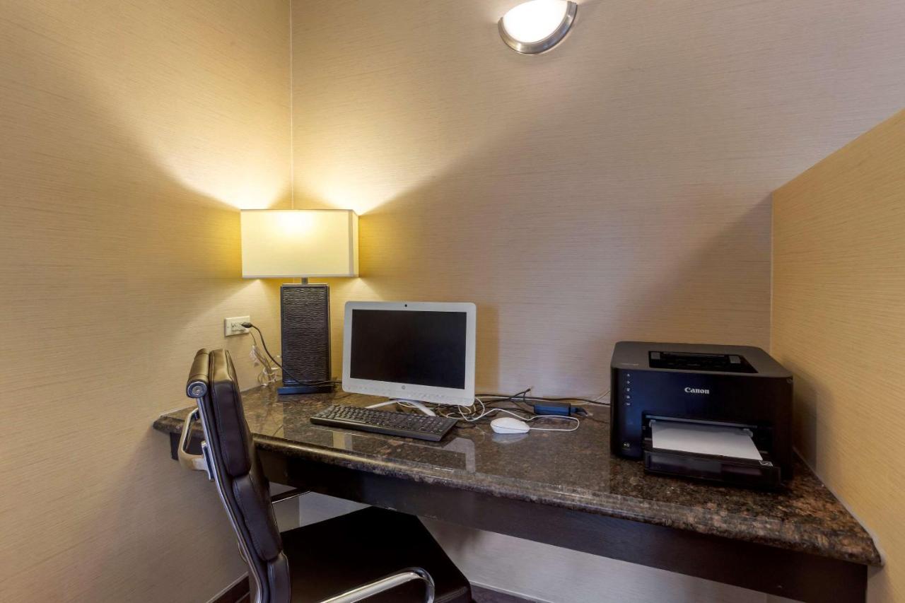 Comfort Inn Hobart-Merrillville I-65 Buitenkant foto