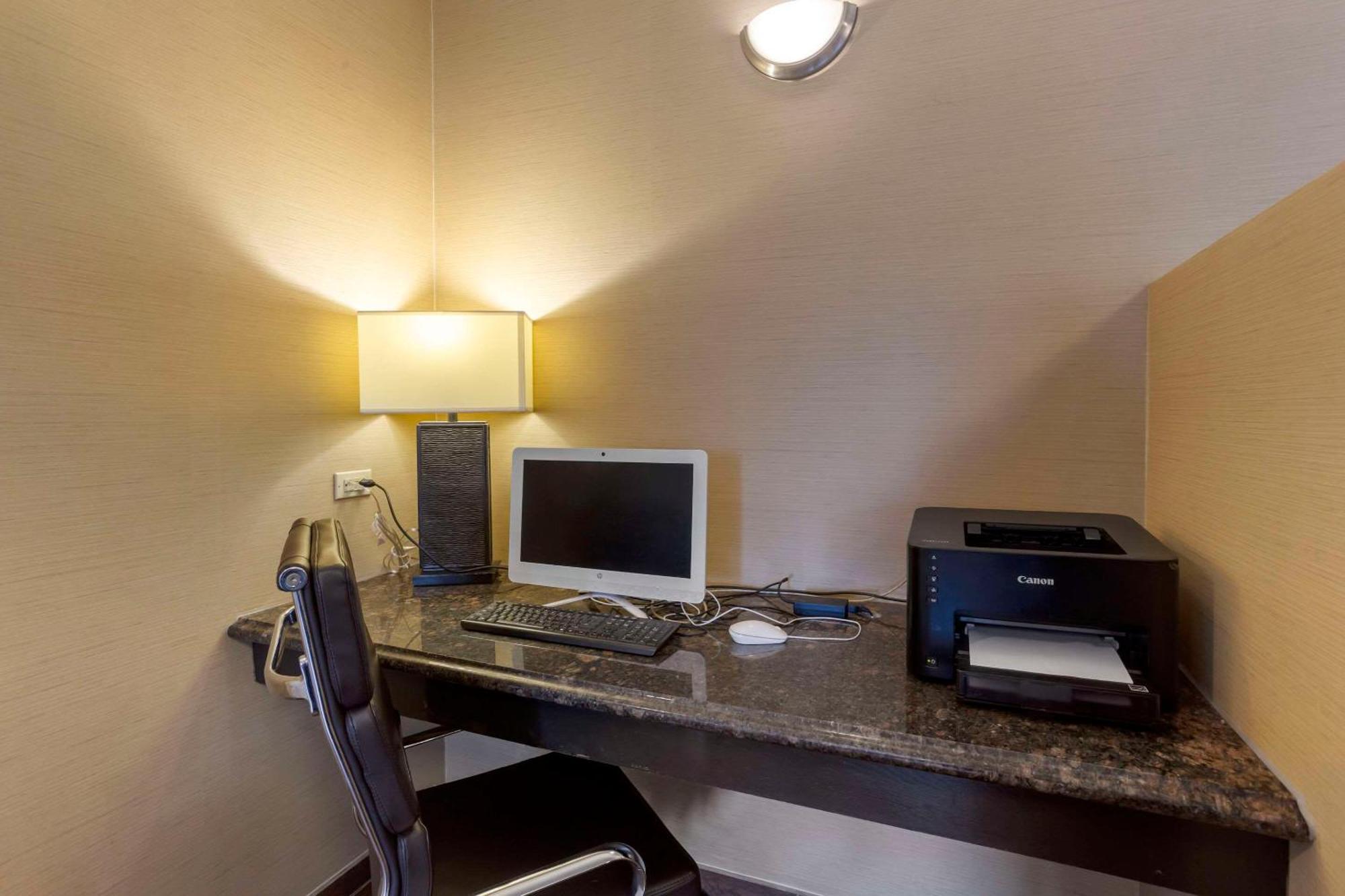 Comfort Inn Hobart-Merrillville I-65 Buitenkant foto