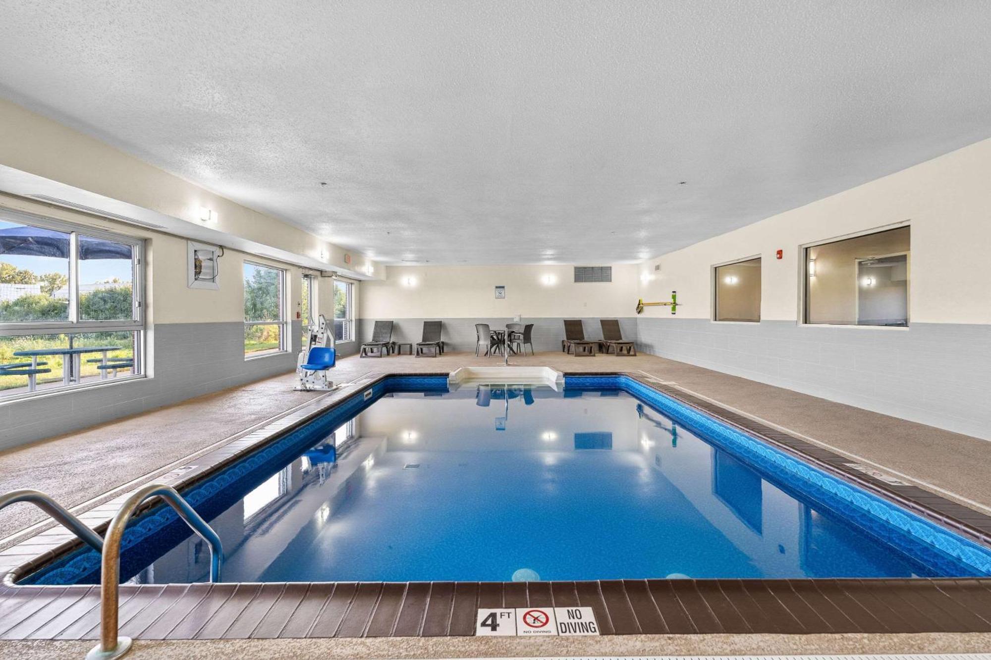Comfort Inn Hobart-Merrillville I-65 Buitenkant foto